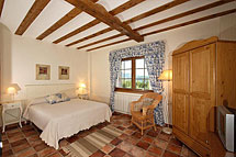 Dormitorio con vistas al valle del Oja