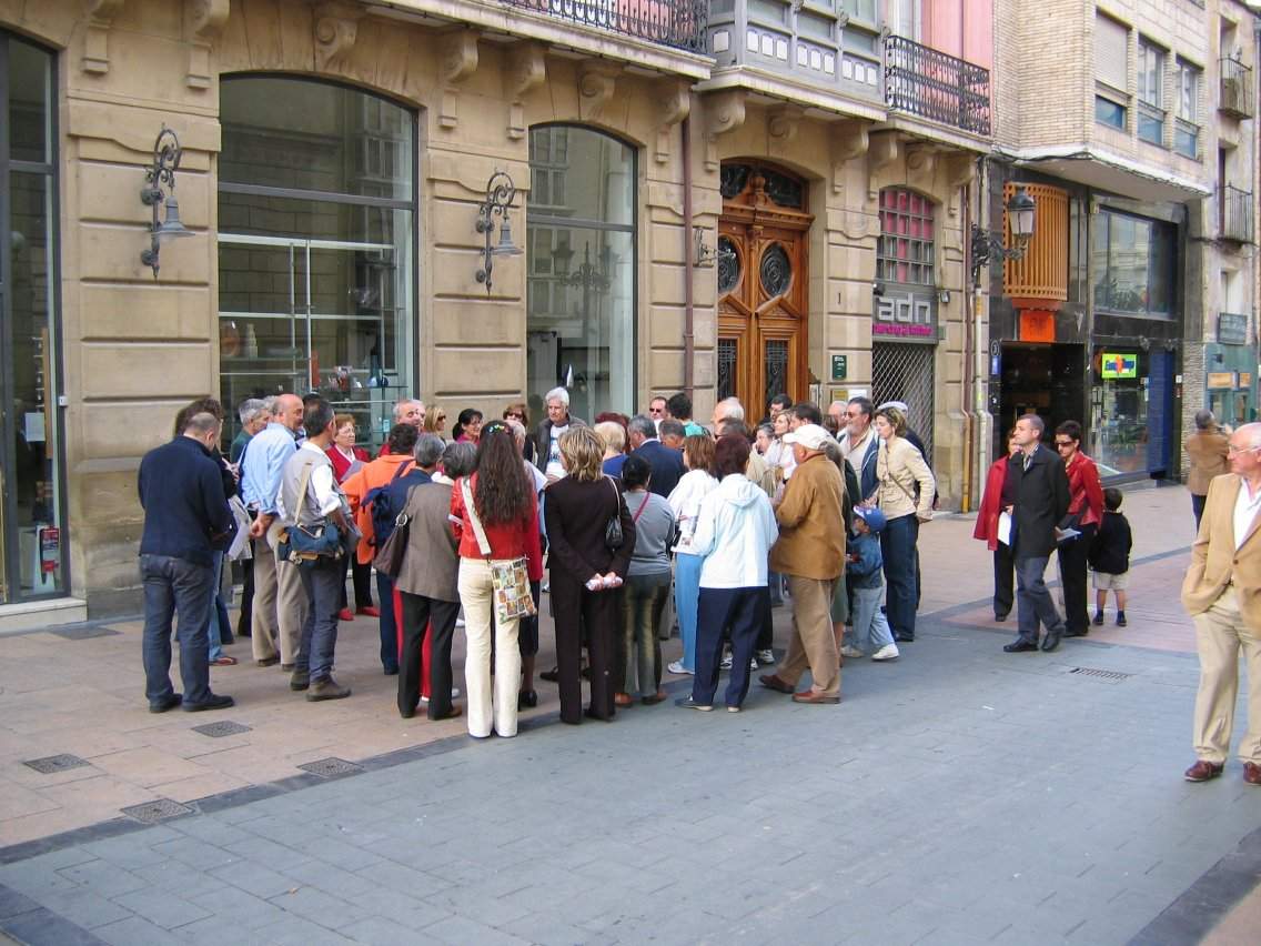 Inicio del paseo frente al IER. Foto: F. Díaz de Cerio